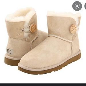 Ugg mini Bailey button boots